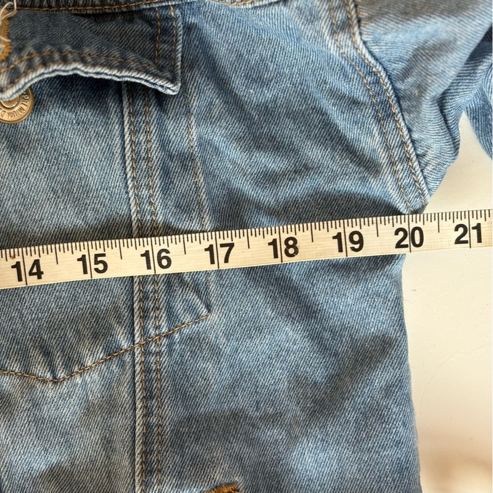 Forever 21 Distressed Denim Jacket Size Small - Picture 7 of 9